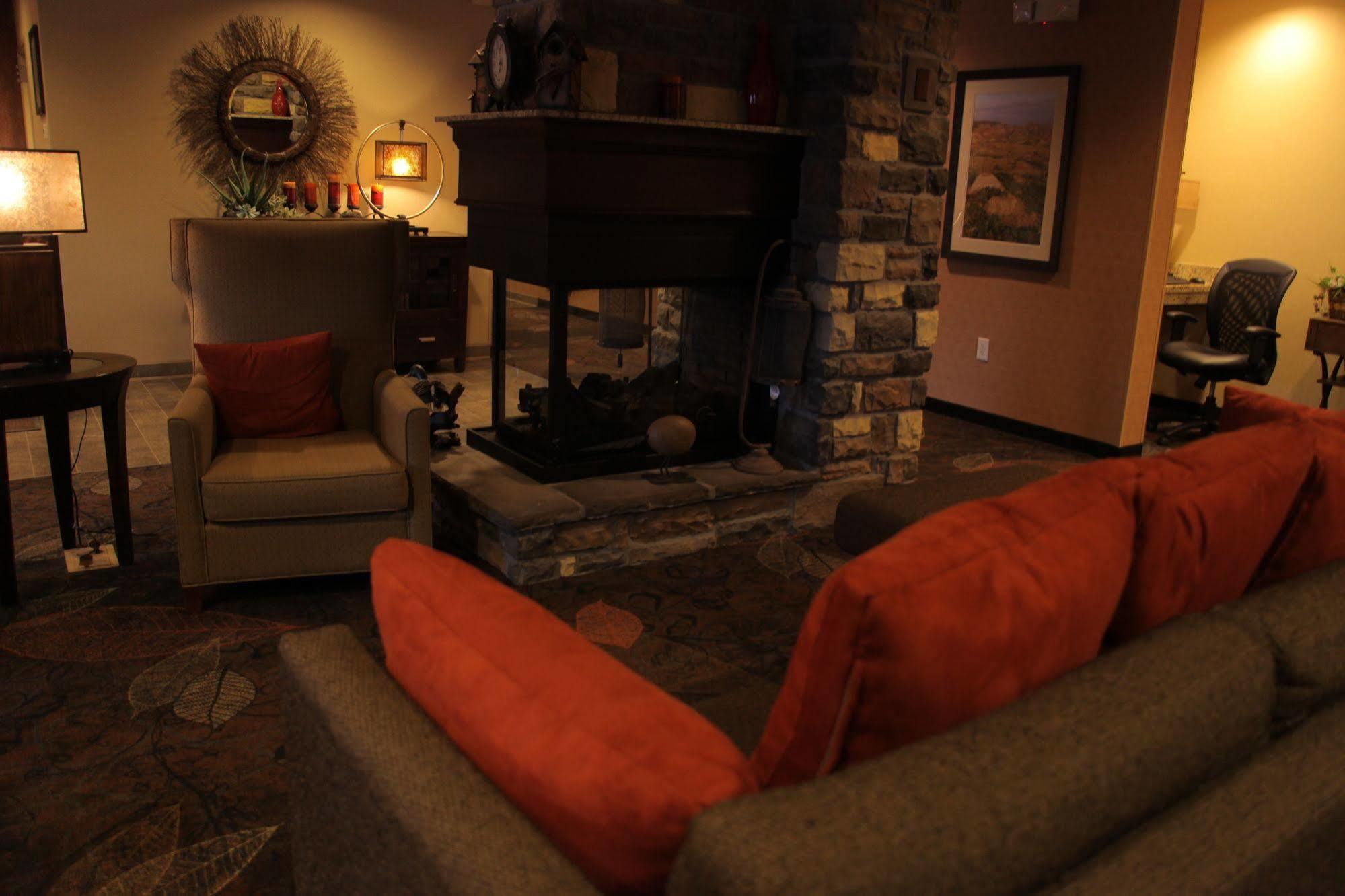 Little Missouri Inn & Suites Watford City 外观 照片