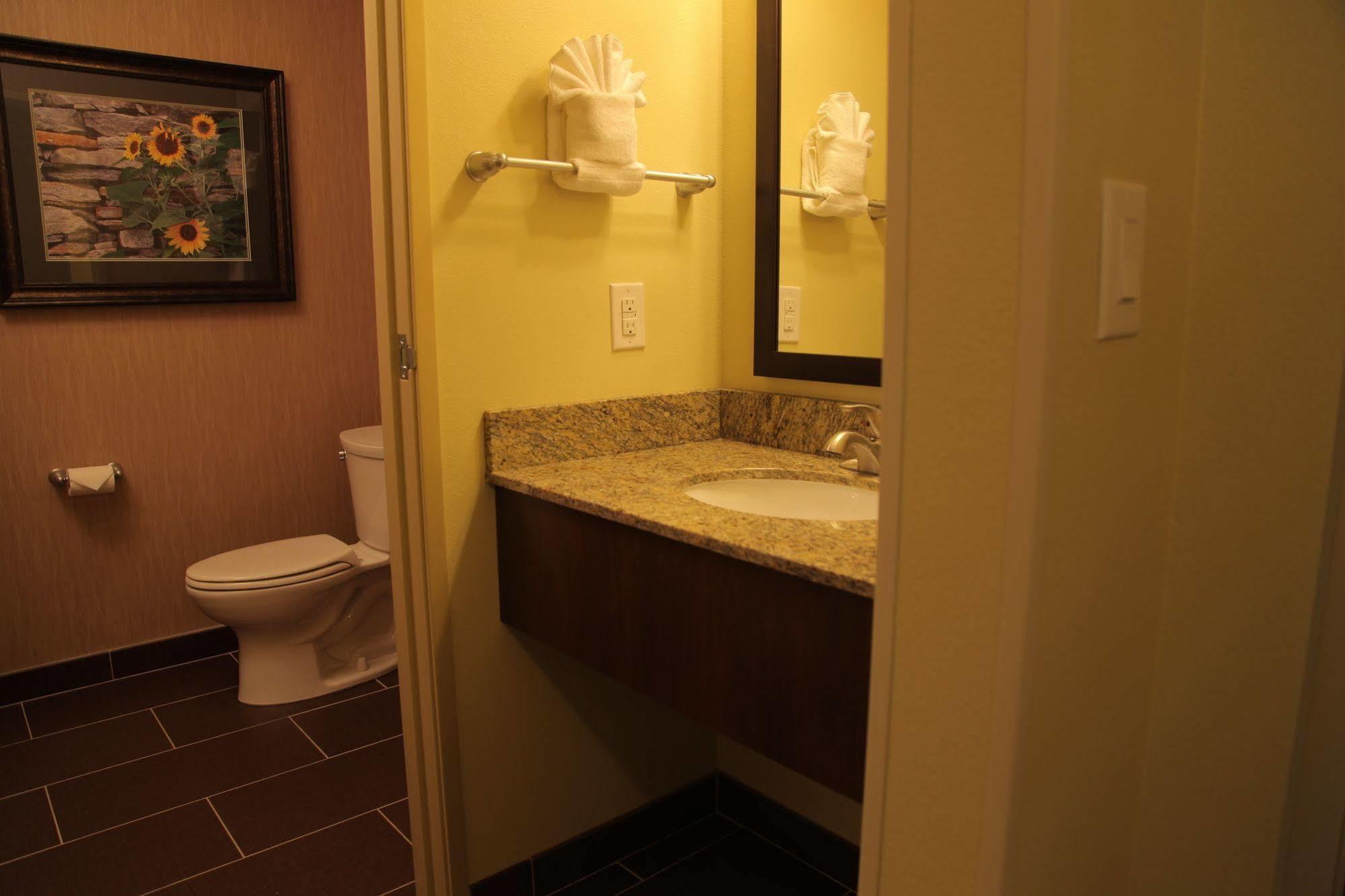 Little Missouri Inn & Suites Watford City 外观 照片